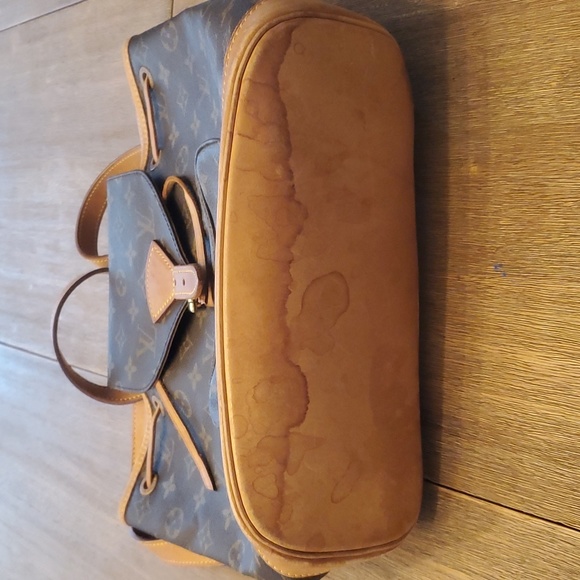 LOUIS VUITTONMonogram Montsouris PM. 23 - Picture 2 of 16